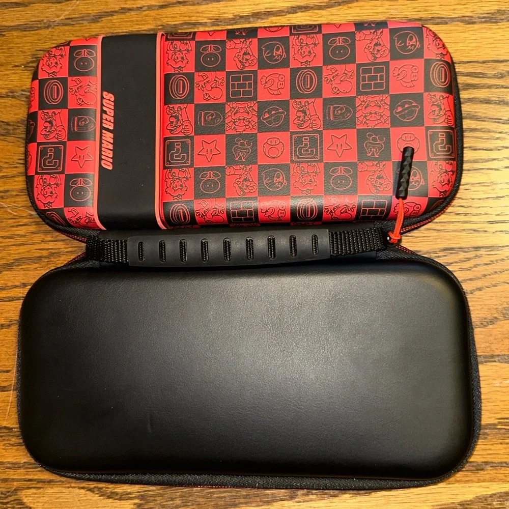 Nintendo Switch case (NWOT)
